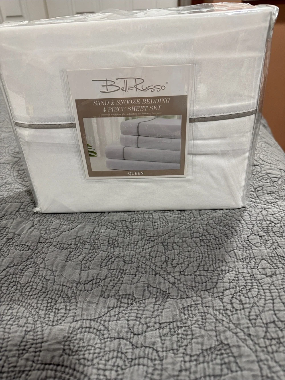 NWT Bella Russo Sand & Snooze White 4-Piece Queen Sheet Set
